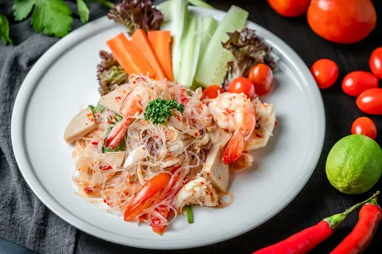 ยำวุ้นเส้น