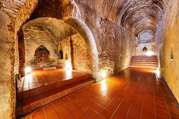 บรรยากาศภายในวัดอุโมงค์