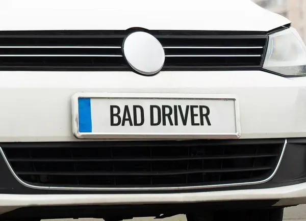 รถยนต์สีขาว