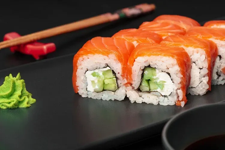 เมนูแซลมอนโรล