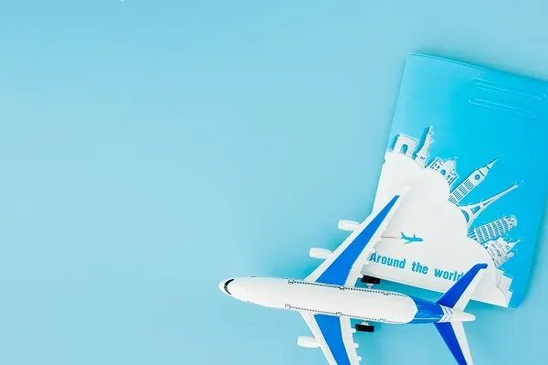 พาสปอร์ตและโมเดลเครื่องบิน