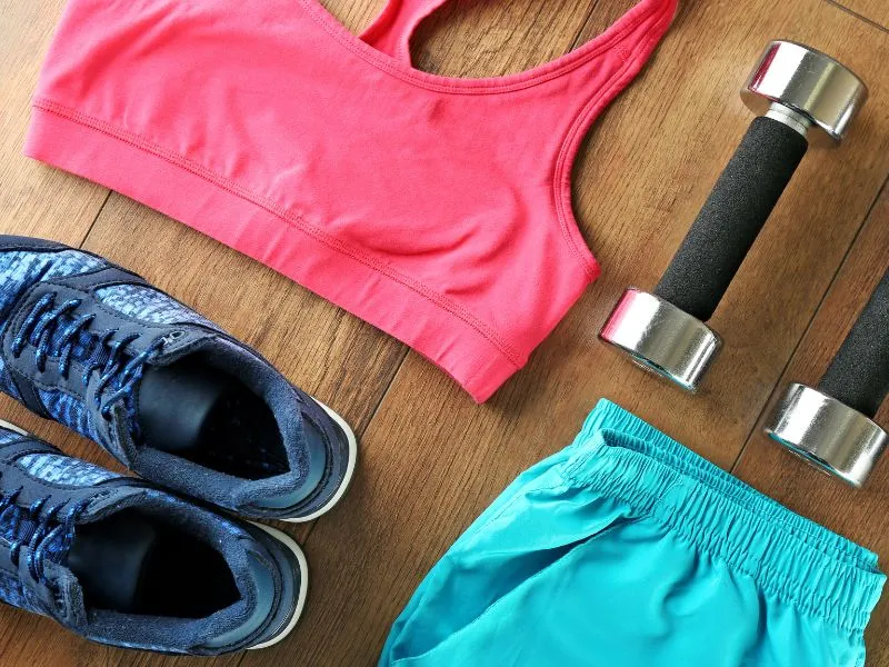 เลือกชุดออกกำลังกาย