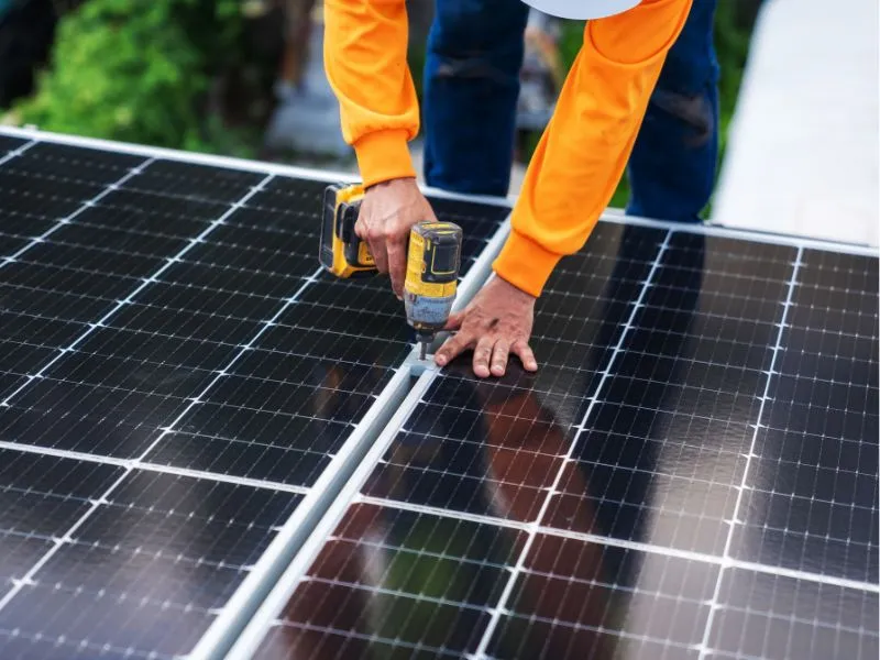 ติดตั้งหลังคาโซลาร์เซลล์