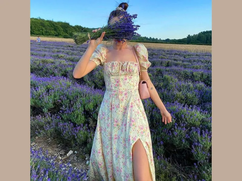 ชุดไปเที่ยว เดรสลายดอกสไตล์เจ้าหญิง