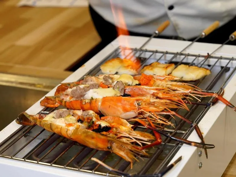 ภาพจาก Facebook: Bikuta Sushi&Teppan” class=