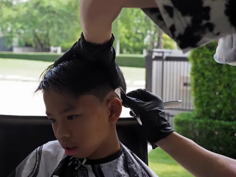 ทรงผมเด็กชายอันเดอร์คัต 