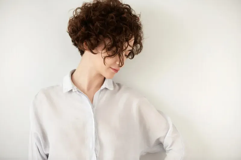 ทรงผมสั้นดัดลอนหยิก ทรงผมสั้นดัดลอนหยิก