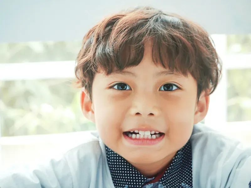 ทรงผมเด็กชายผมหยิก