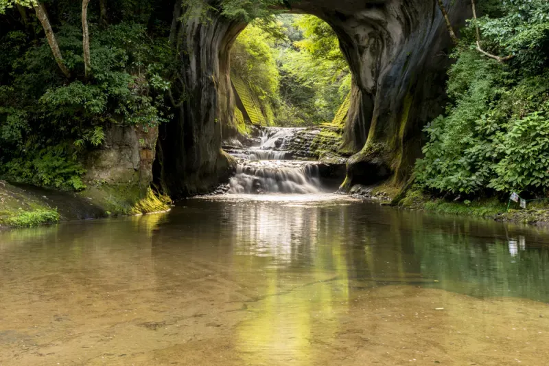 ที่เที่ยวชิบะ น้ำตกโนมิโซโนะ และ ถ้ำคาเมอิวะ ที่เที่ยวชิบะ น้ำตกโนมิโซโนะ และ ถ้ำคาเมอิวะ