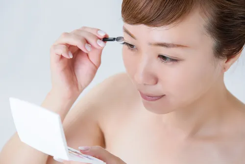 อายแชโดว์ ญี่ปุ่น