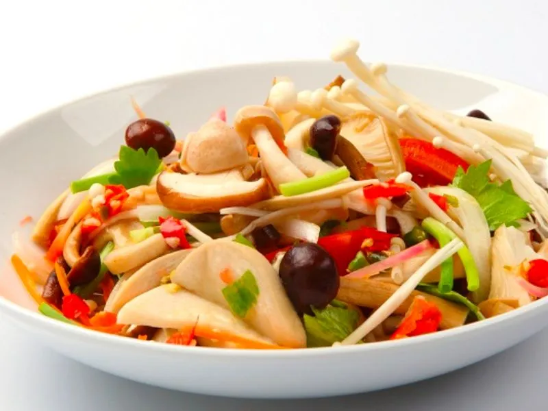 ยำเห็ดรวม