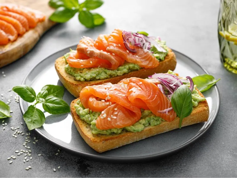 สเปรดอะโวคาโดแซลมอนรมควัน