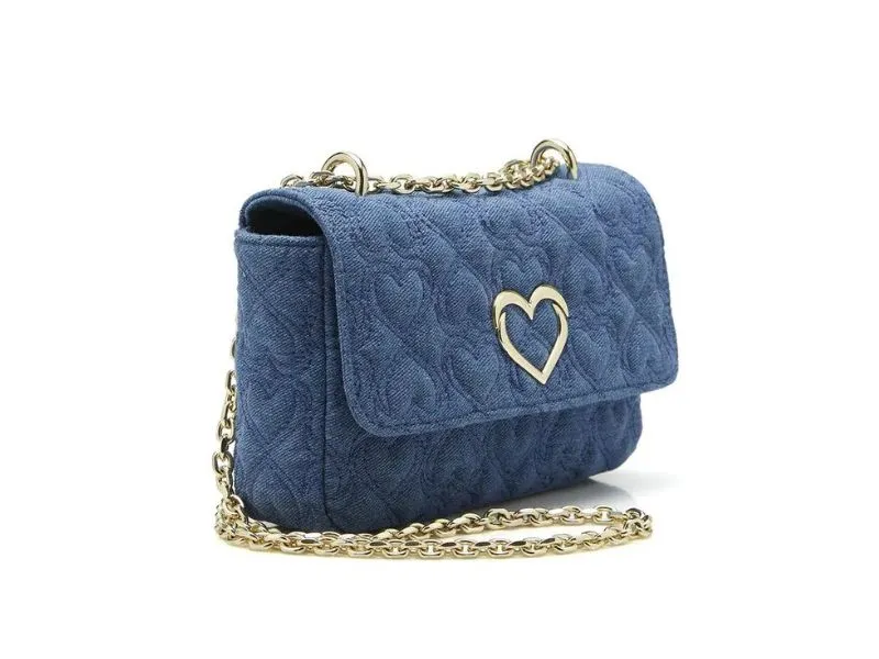 ภาพจาก Misty Mynx” class=