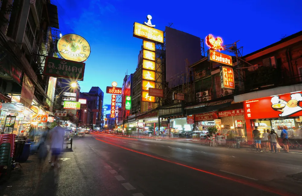 11. โรงหนังเฉลิมบุรีเก่า