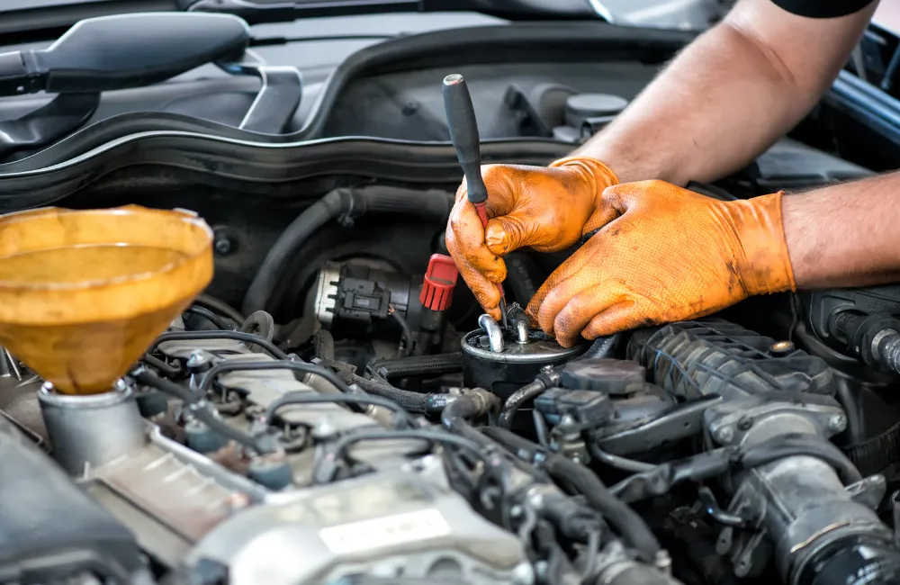 เครื่องยนต์ดีเซลต่างจากเครื่องยนต์เบนซินอย่างไร