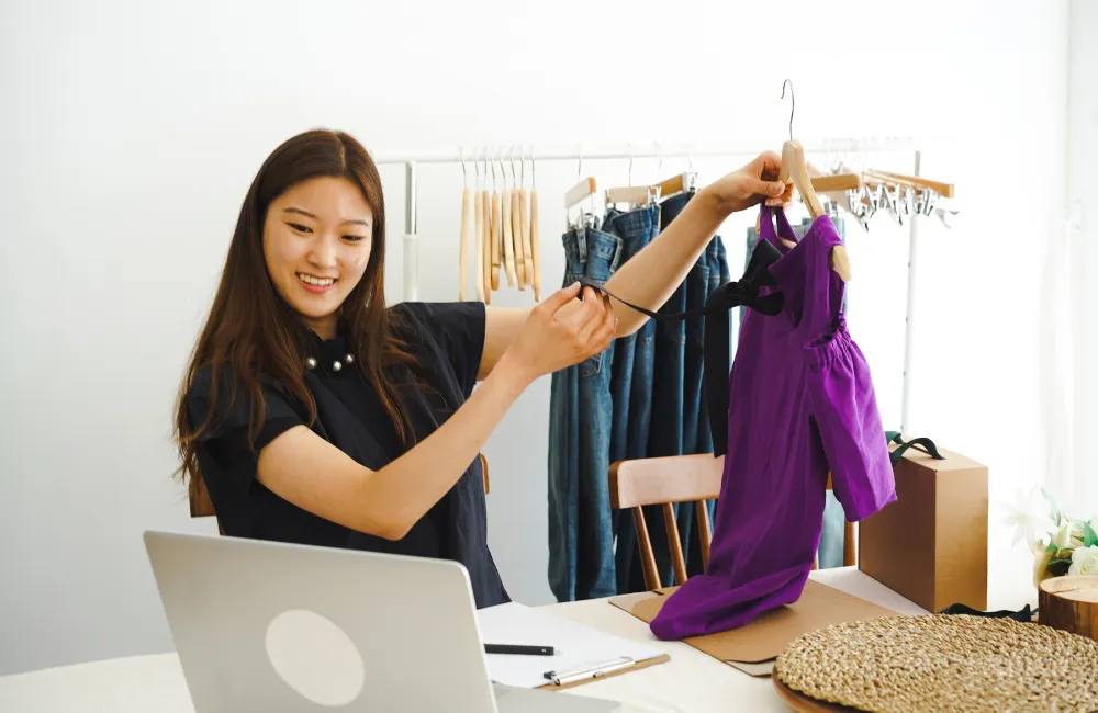 4. ธุรกิจเสื้อผ้ามือสอง 4. ธุรกิจเสื้อผ้ามือสอง