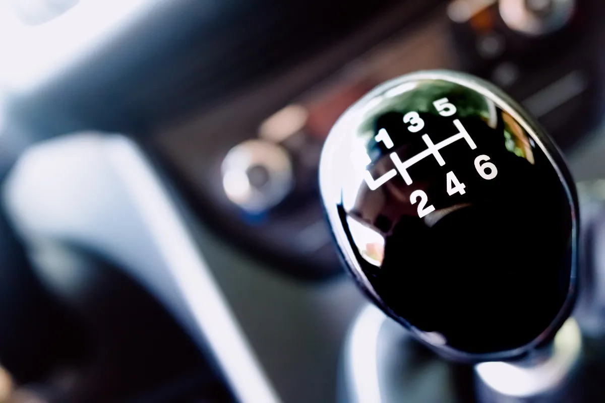 ก่อนเรียนวิธีขับรถเกียร์ธรรมดาต้องรู้อะไรบ้าง