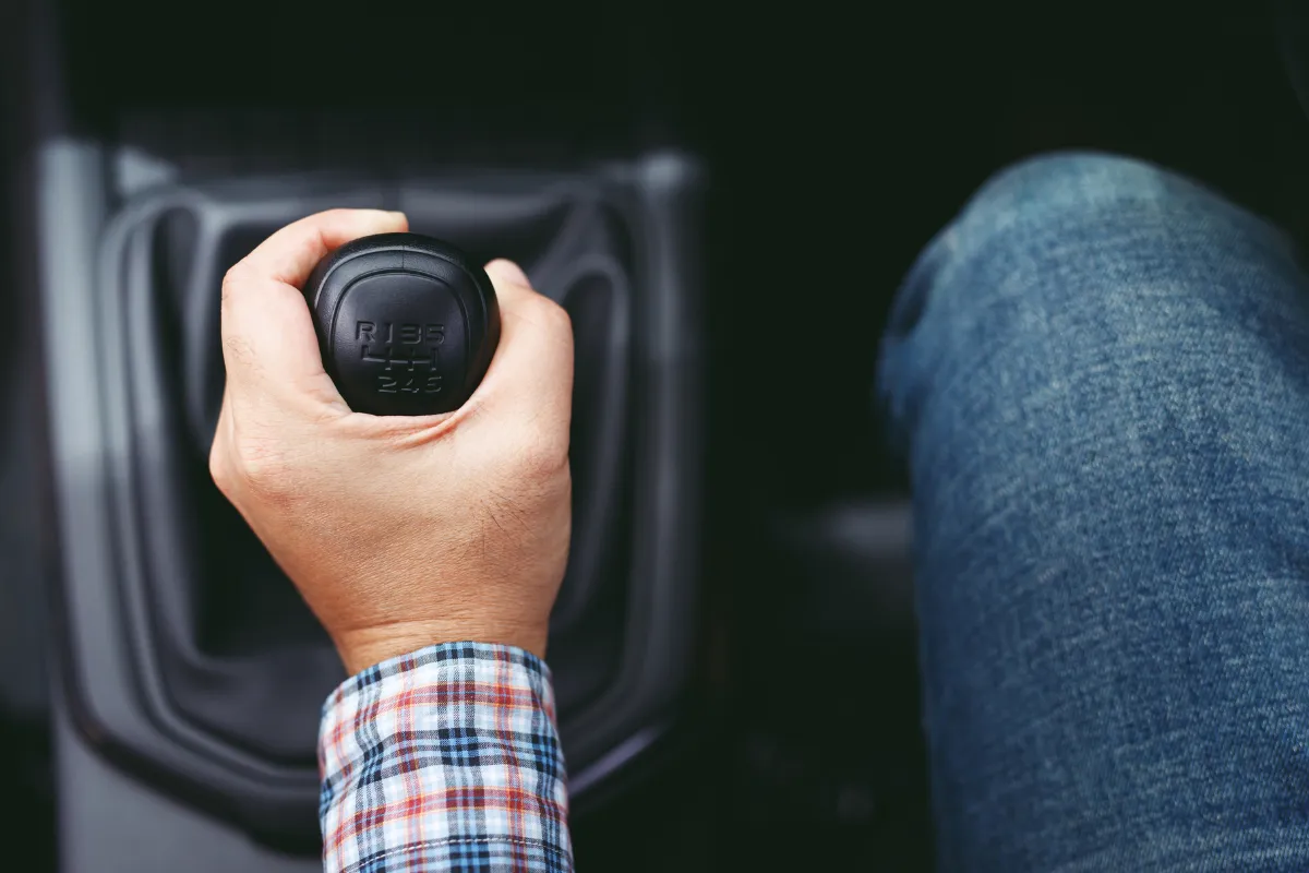 ขั้นตอนสอนขับรถเกียร์ธรรมดาแบบเข้าใจง่าย