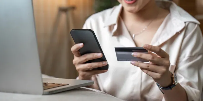 ฐานเงินเดือนต่ำกว่า 15,000 สมัครบัตรเครดิต