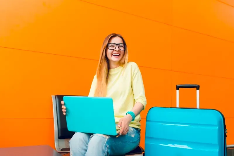 Work and Holiday คือ