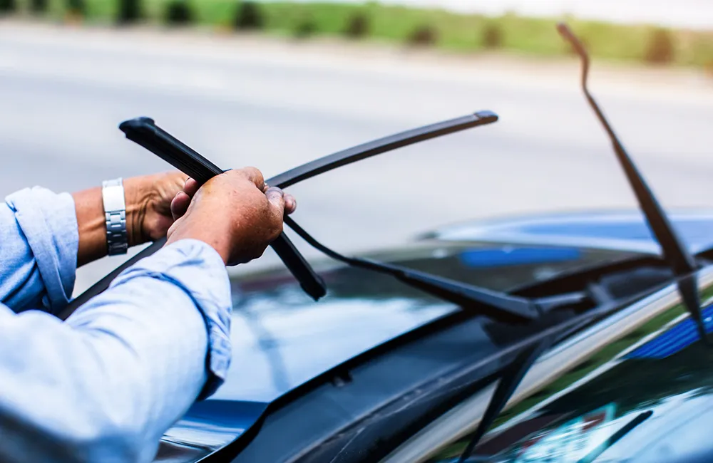 ใบปัดน้ำฝน คืออะไร? ทำไมถึงต้องใส่ใจ