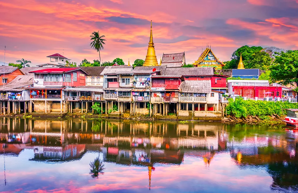 1. ชุมชนริมน้ำจันทบูร จ.จันทบุรี