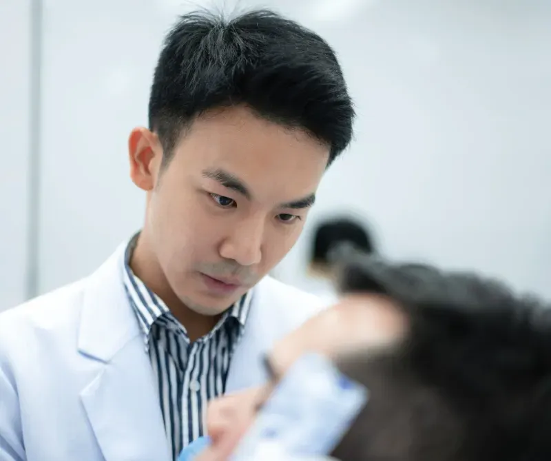 ฉีดใต้ตากับแพทย์มีประสบการณ์ ฉีดใต้ตากับแพทย์มีประสบการณ์