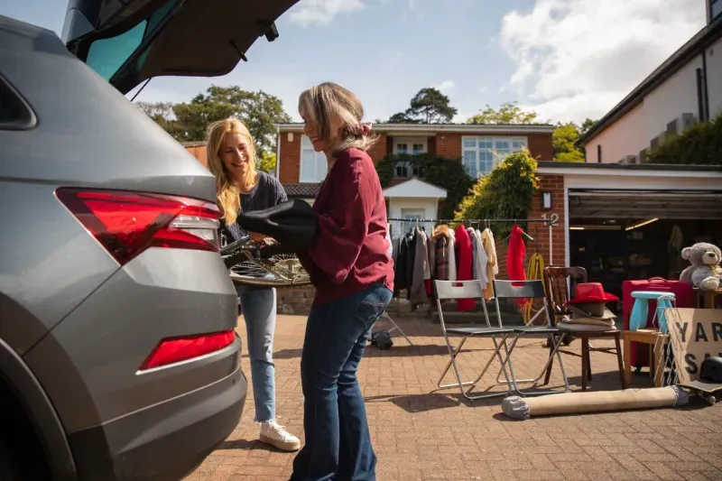 เปิดท้ายขายของ คือ