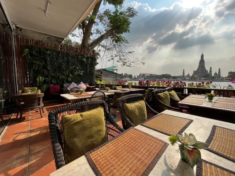 คาเฟ่ริมแม่น้ำเจ้าพระยา วิวสวย