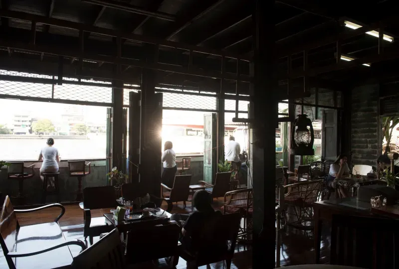 คาเฟ่ริมแม่น้ำเจ้าพระยา วิวสวย