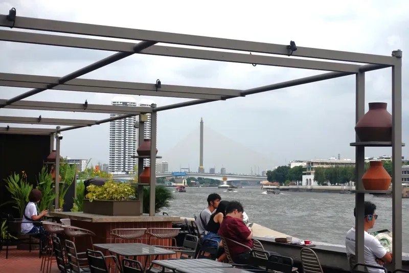 คาเฟ่ริมแม่น้ำเจ้าพระยา วิวสวย