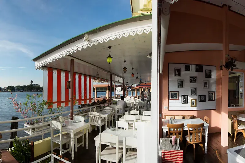 คาเฟ่ริมแม่น้ำเจ้าพระยา วิวสวย
