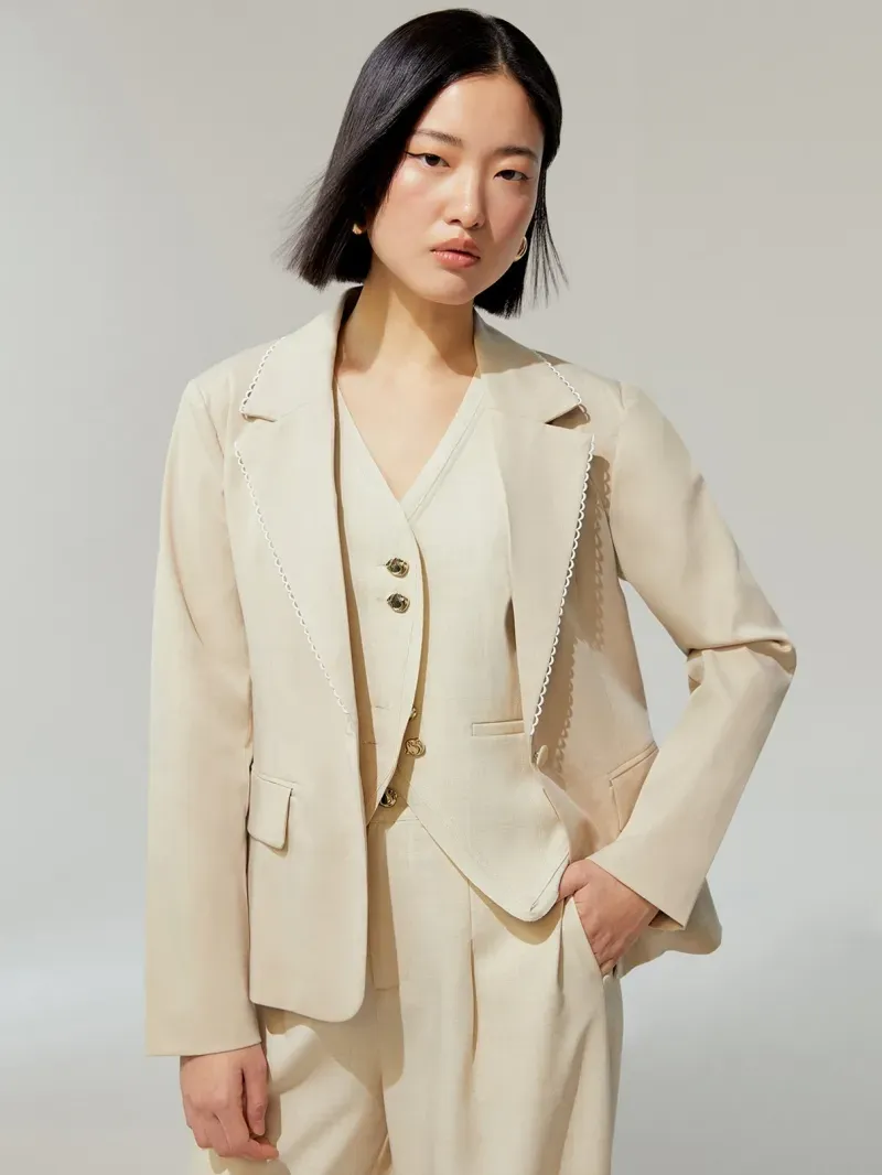 แต่งตัวไปทํางาน ผู้หญิง