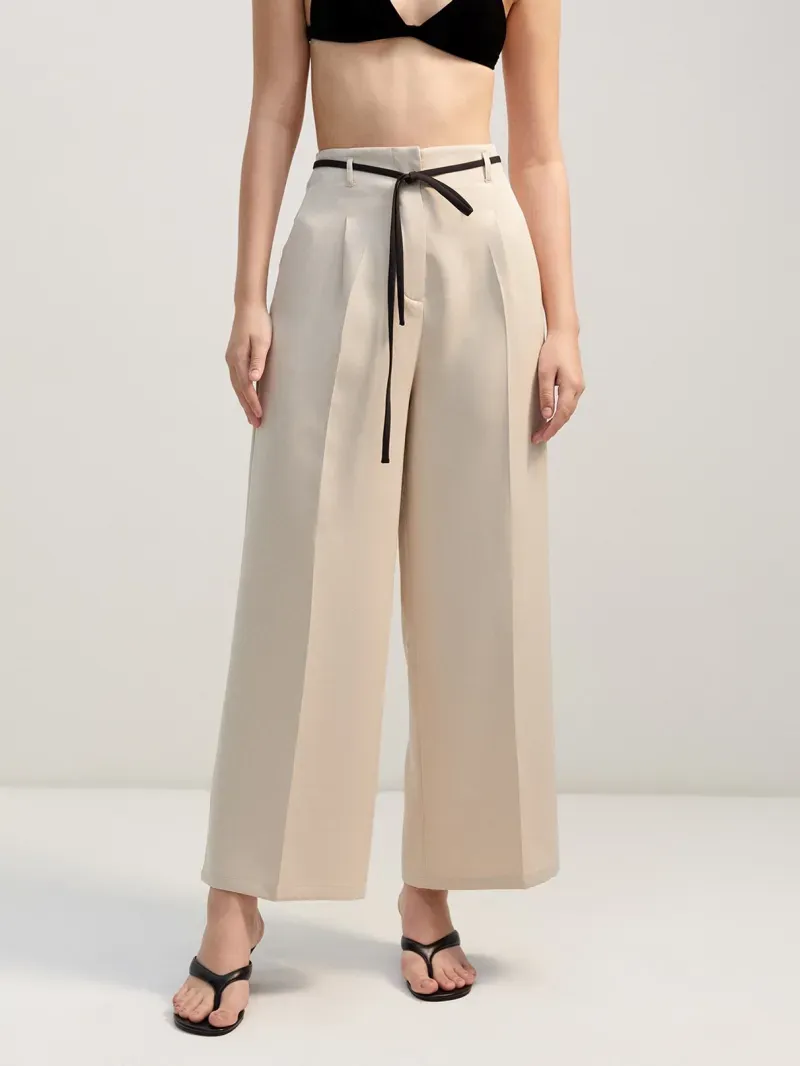 แต่งตัวไปทํางาน ผู้หญิง