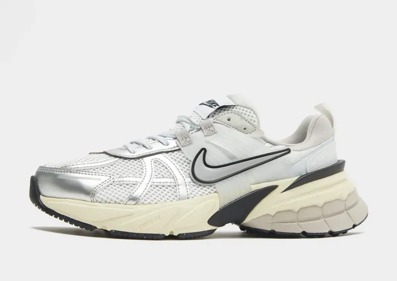 รองเท้าเทรนนิ่ง