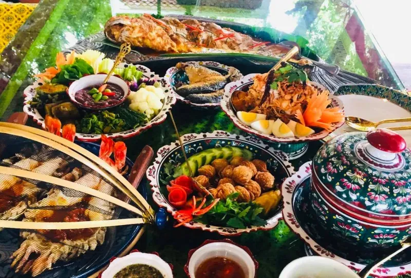 ร้านอาหาร อยุธยา