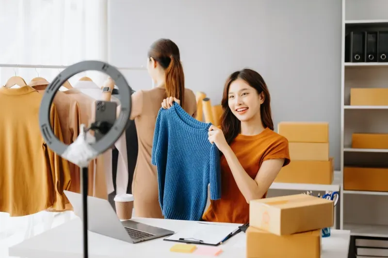 ขายเสื้อออนไลน์