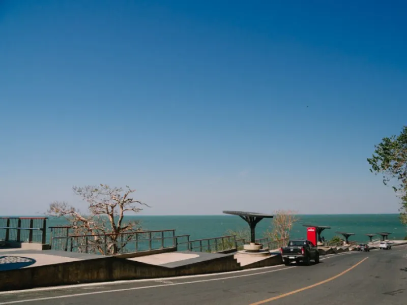 เขาสามมุก ที่เที่ยวชลบุรี