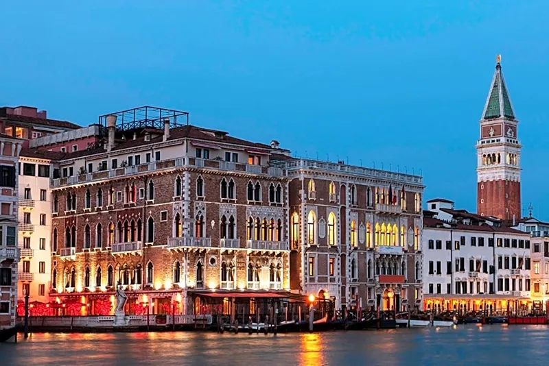 ที่พักหรูริมคลองเวนิส