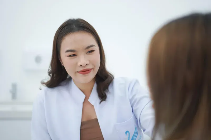 ก่อนทำ Ulthera รอบดวงตา