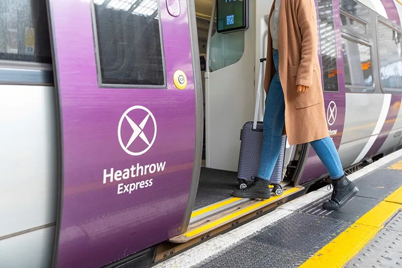 การเดินทางจากสนามบิน Heathrow