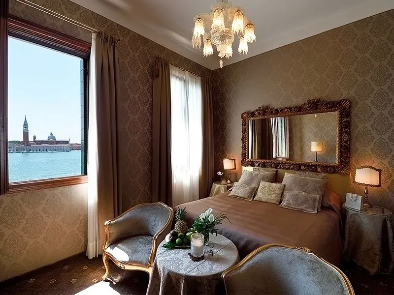 ที่พักหรูริมคลองเวนิส