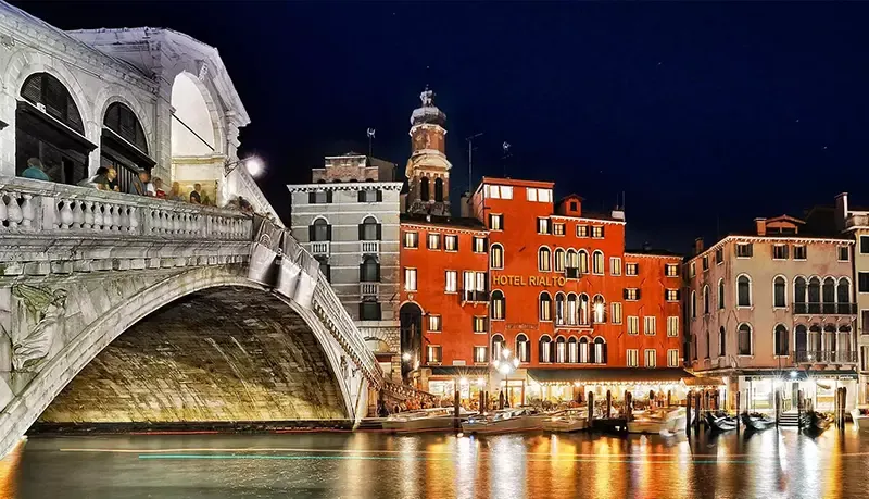 ที่พักหรูริมคลองเวนิส