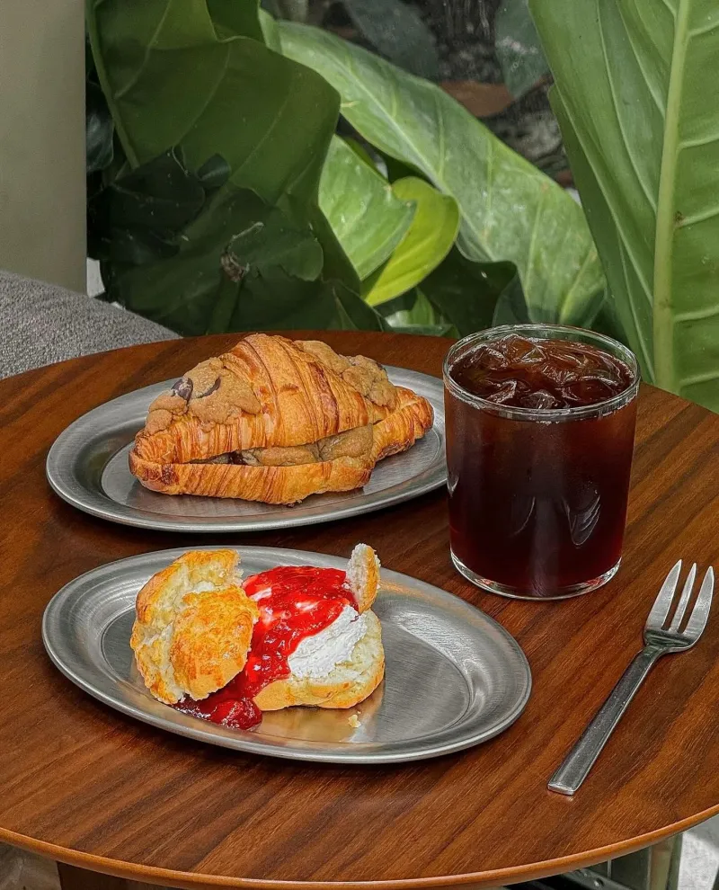 คาเฟ่ สาทร