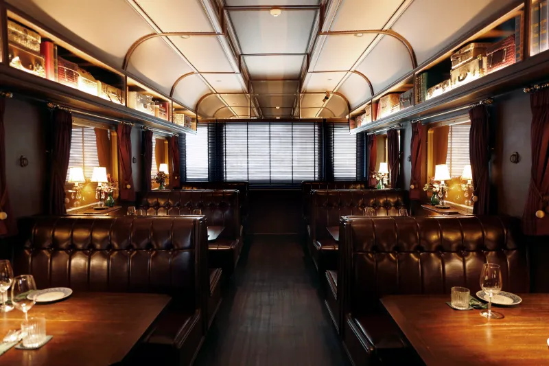 ร้านอาหารพร้อมพงษ์