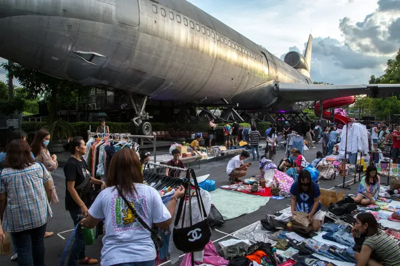 เสื้อผ้ามือสอง เสื้อผ้ามือสอง