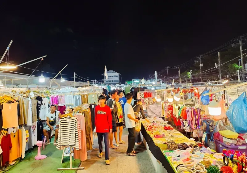 เสื้อผ้ามือสอง เสื้อผ้ามือสอง