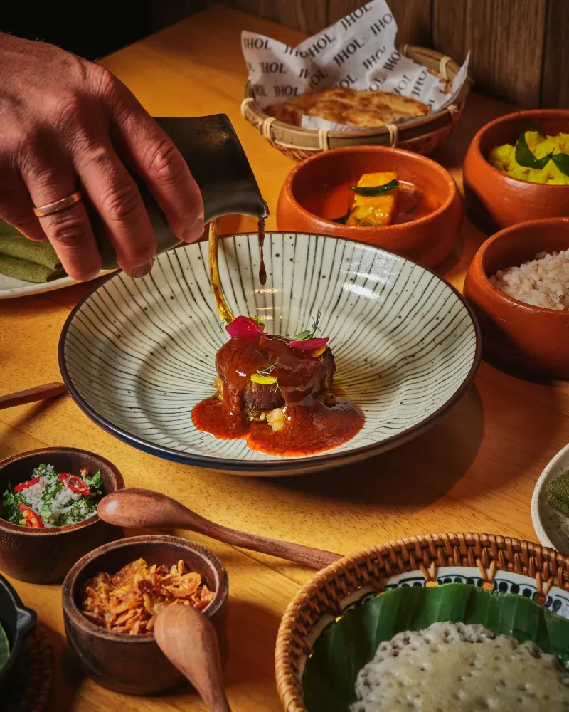 ร้านอาหารพร้อมพงษ์