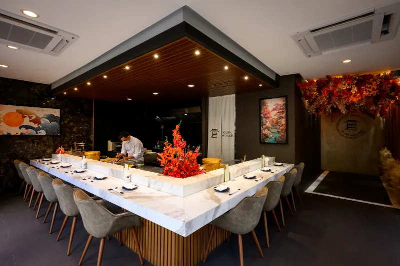 ร้านอาหารพร้อมพงษ์