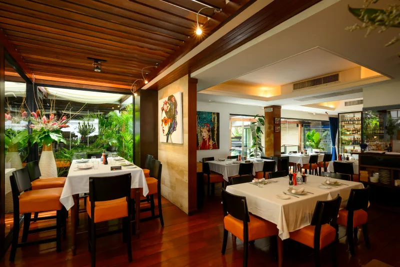 ร้านอาหารพร้อมพงษ์